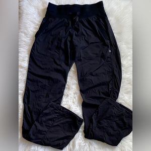 LuLu Lemon Dance Studio Pant mid-rise full length in black🖤